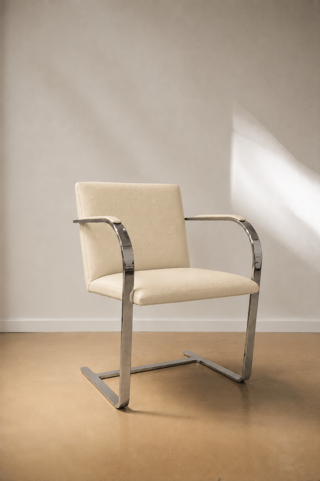 SILLA BRNO CUERO