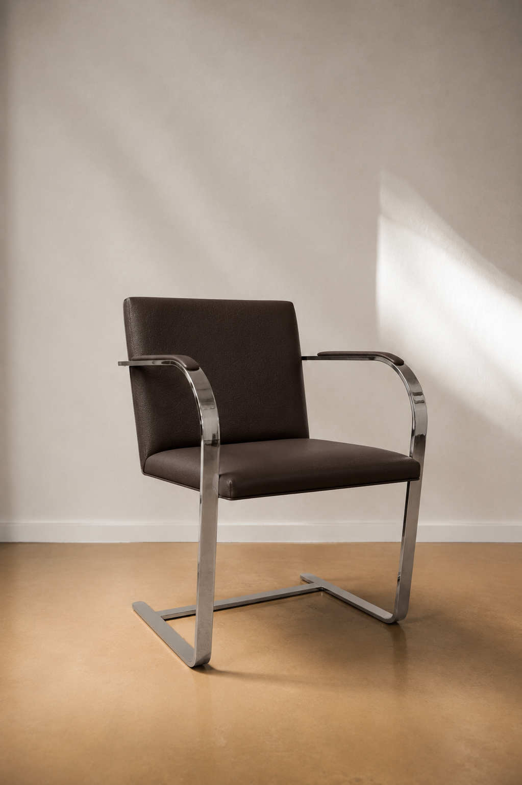 SILLA BRNO CUERO